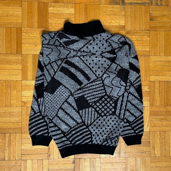 Editions Gray Black Checkered Picasso Style Collared Woman’s Small Sweater - Picture 2 of 5